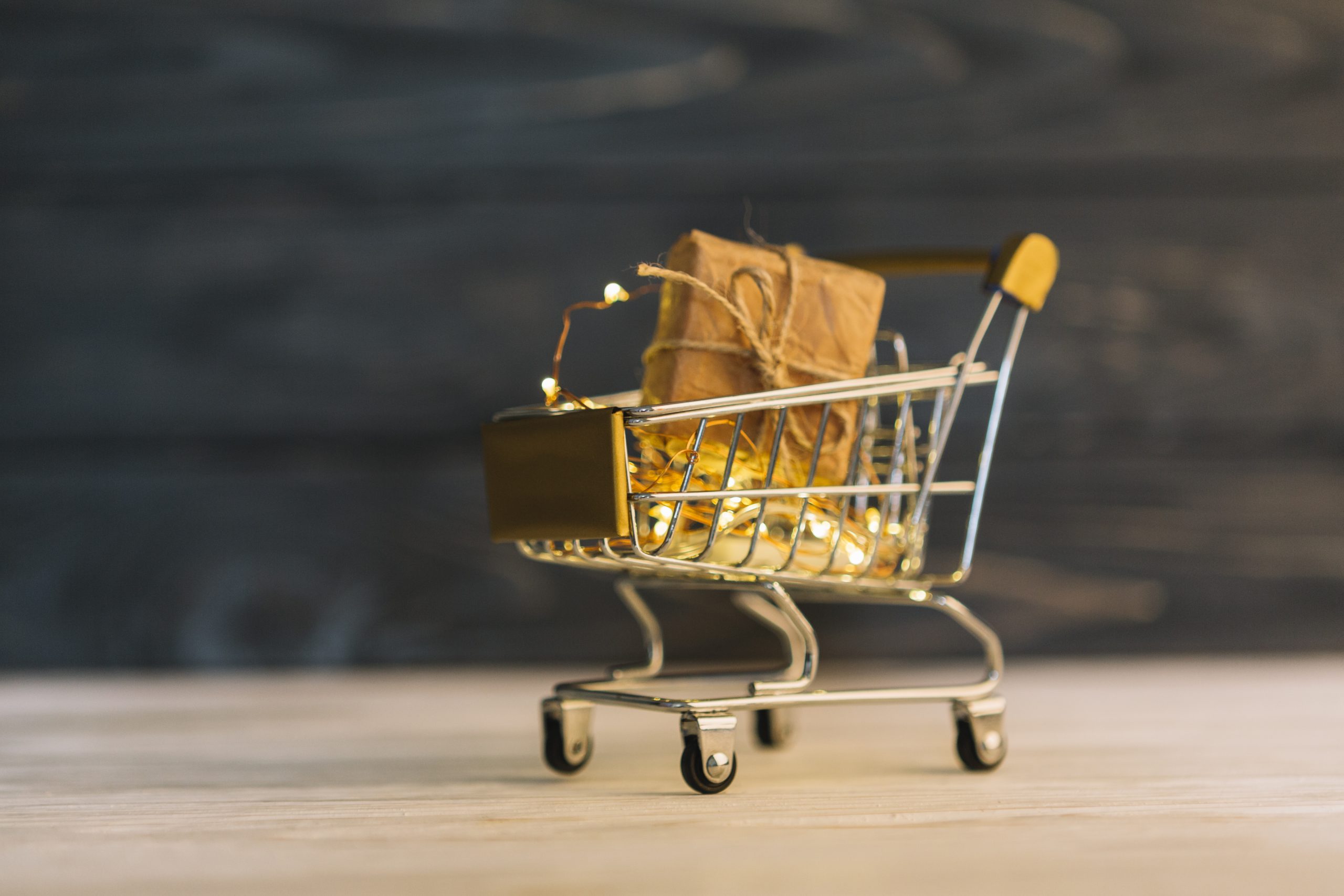 small-grocery-cart-with-gift-box